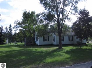 209 NE George St, Kalkaska, MI 49646