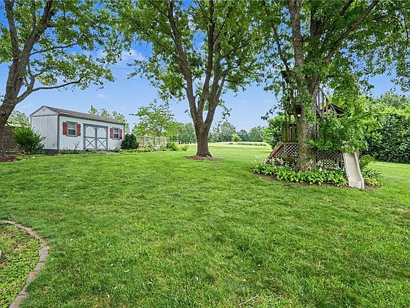 2nd image of 2100 Crescent Dr