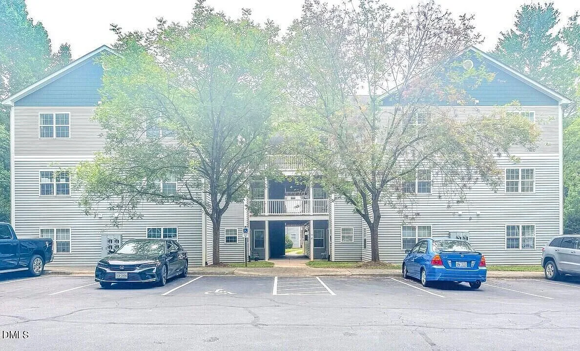 4 bed, 4.0 bath, $550 — Photo 2