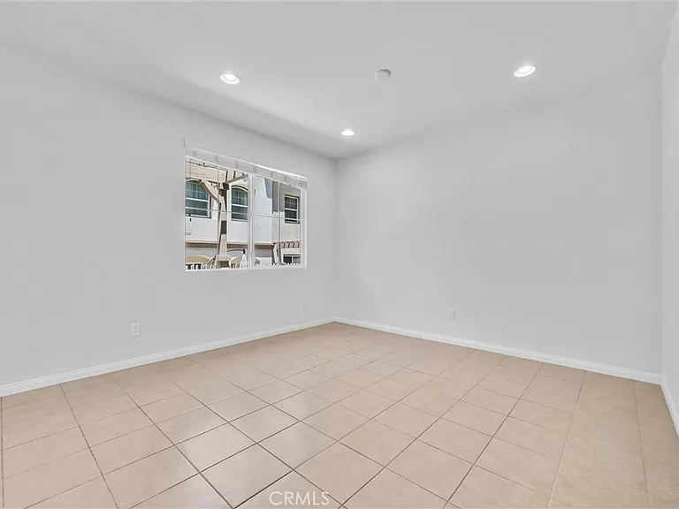 311 N Edenfield Ave — Photo 6