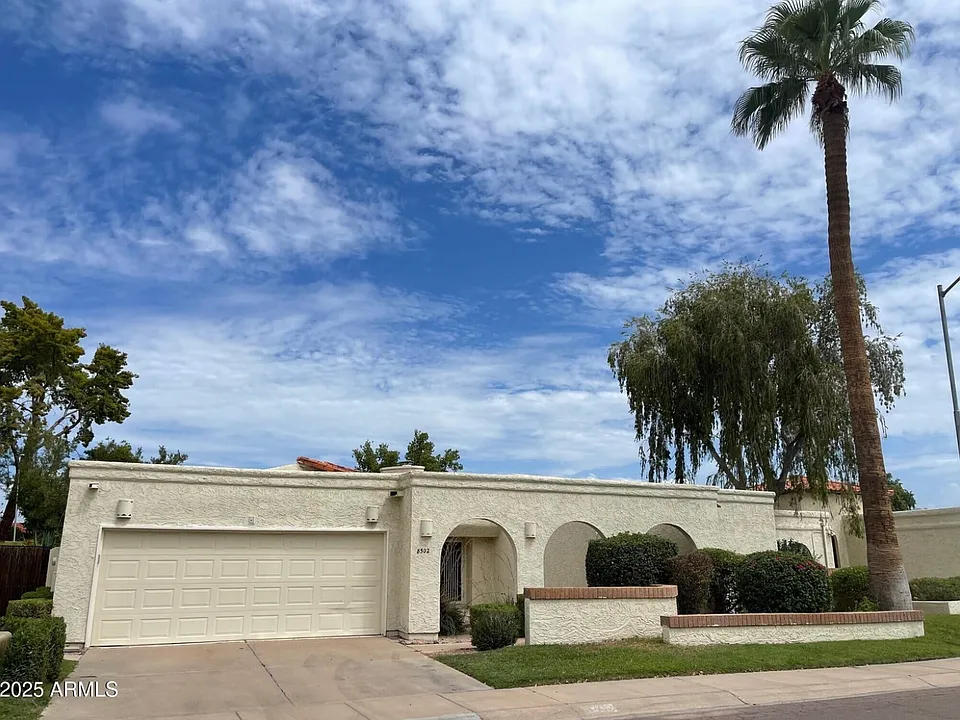 8502 E San Bernardo Dr