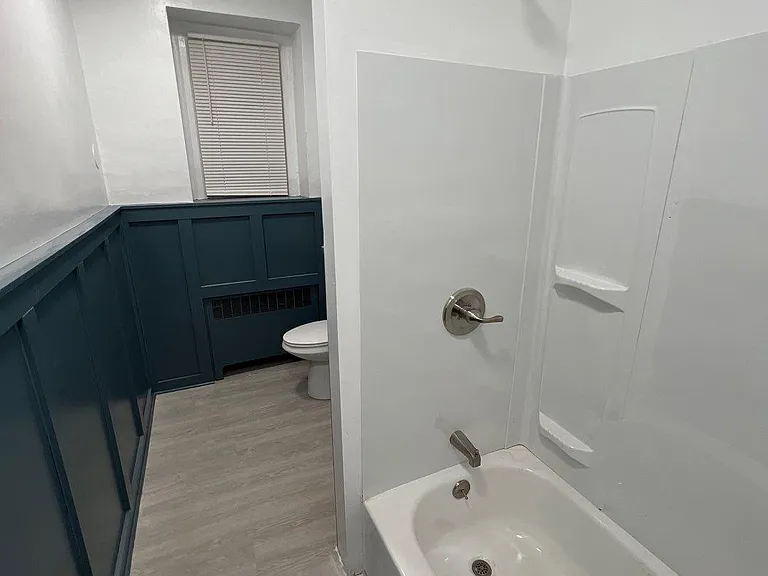 6400 Oxford Ave — Photo 18