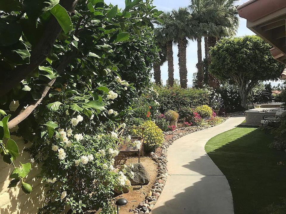   sideyard wraps round condo