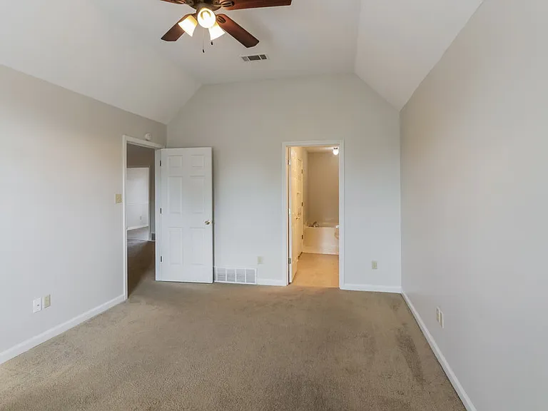 3102 Valley Green Ln — Photo 11