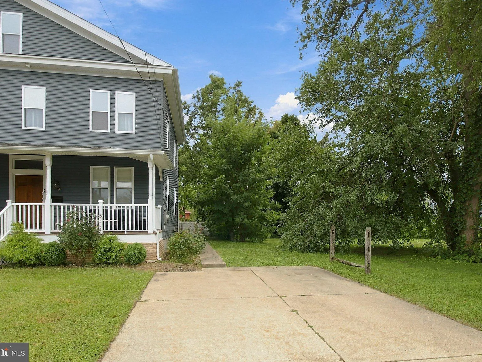 4 bed, 2.5 bath, 1672 sqft, $3,500 — Photo 2