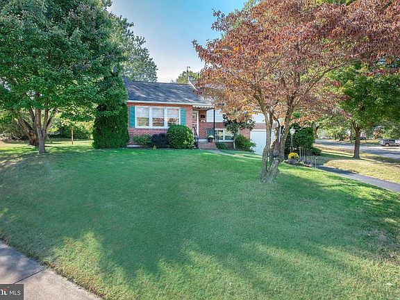 4th image of 36 Whitehall Cir