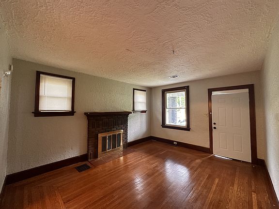 3rd image of 9445 Reading Rd