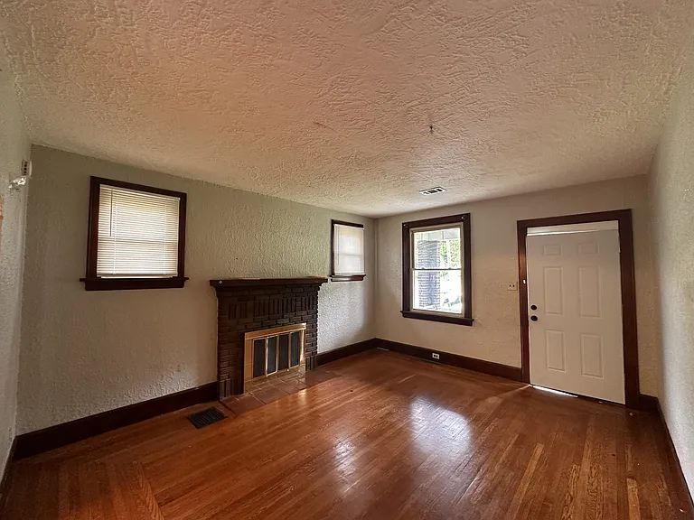 9445 Reading Rd — Photo 3