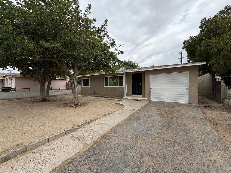 1440 Nancy St — Photo 4