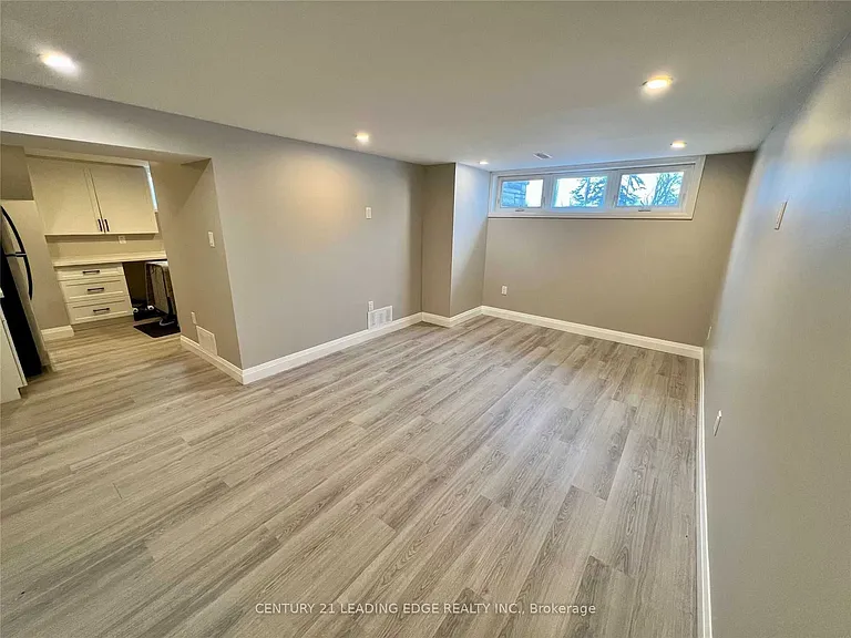 214 Gibbons St #BASEMENT — Photo 6