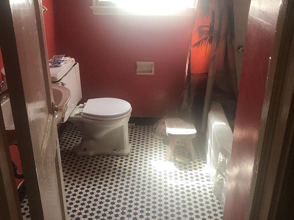 2nd image of 2904 Hope Ave