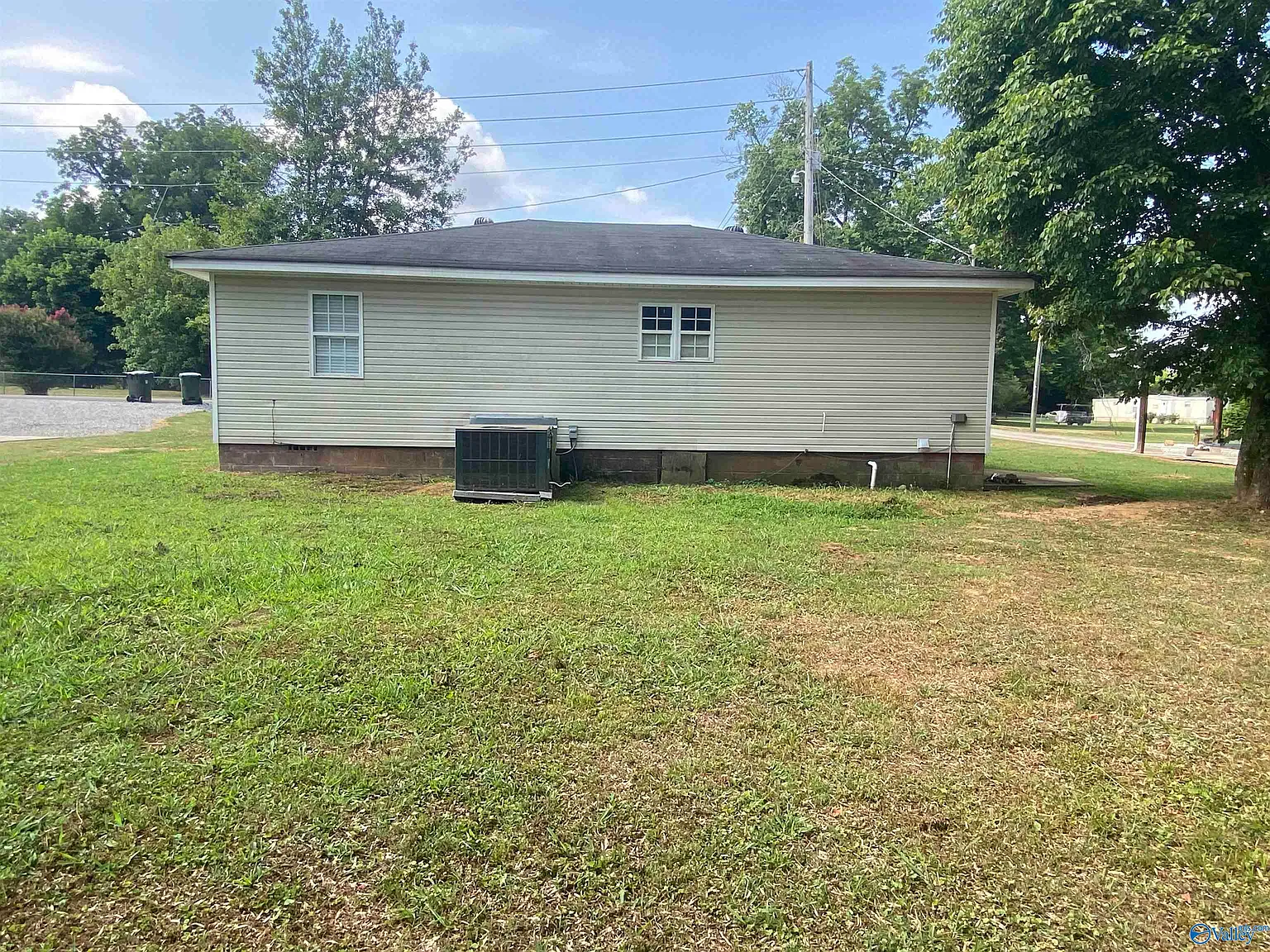 2 bed, 1.0 bath, 800 sqft, $1,100 — Photo 2