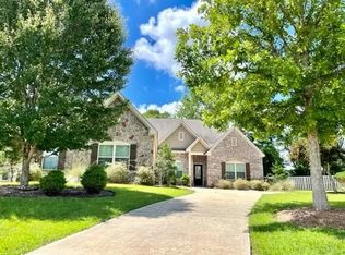 412 Caravella Dr, Dothan, AL 36305