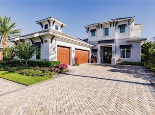 6831 Mangrove Ave, Naples, FL 34109