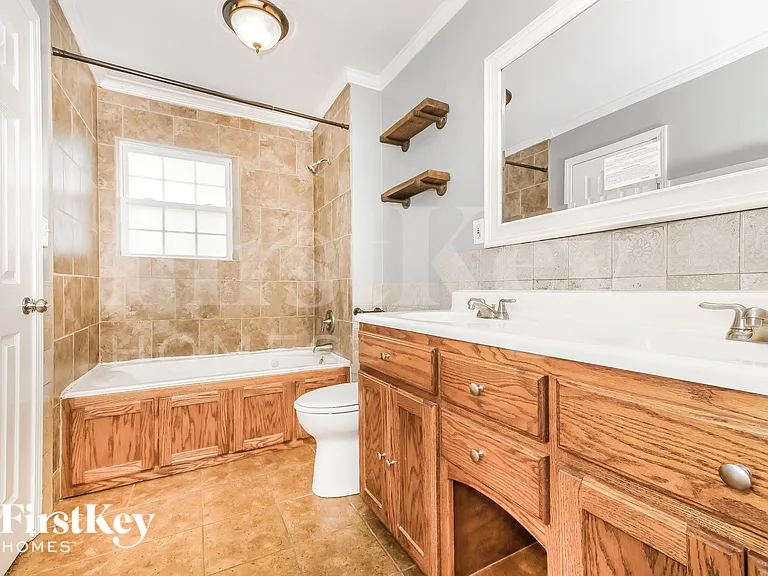 1903 Karlton Way — Photo 11