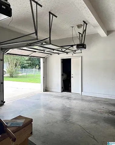 20 Kingsway Dr — Photo 3