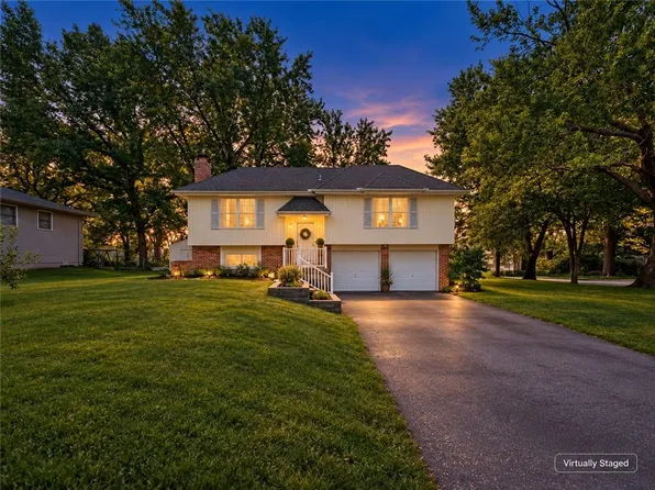 14215 W 94th Ter, Lenexa, KS 66215