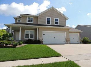 4827 Windmill Dr SW, Cedar Rapids, IA 52404