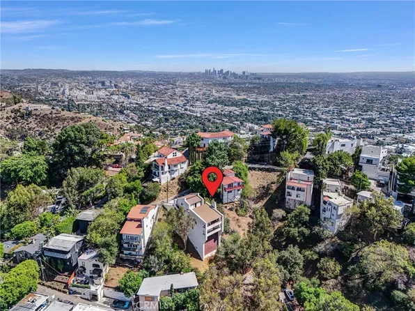 8289 Grand View Dr #87, Los Angeles, CA 90046