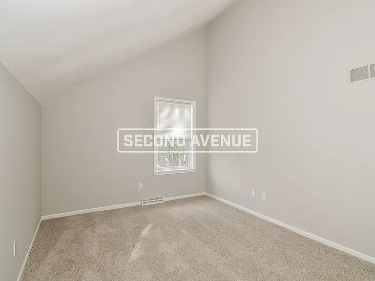 1804 NE Gatewood Dr — Photo 10