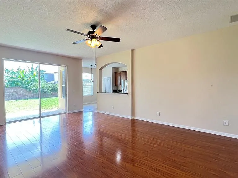 806 Lost Grove Cir — Photo 14