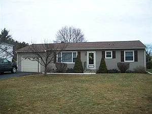 42 Crestview Dr E photo 1