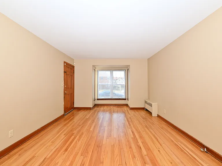 6608 W Center St — Photo 11
