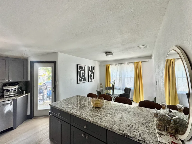 326 Ribault Ave — Photo 5