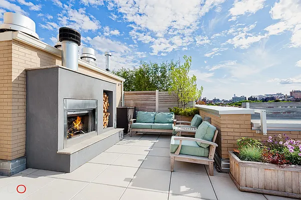 Rented by CORE | media 7