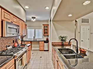 7401 W Arrowhead Clubhouse Dr UNIT 1011, Glendale, AZ 85308