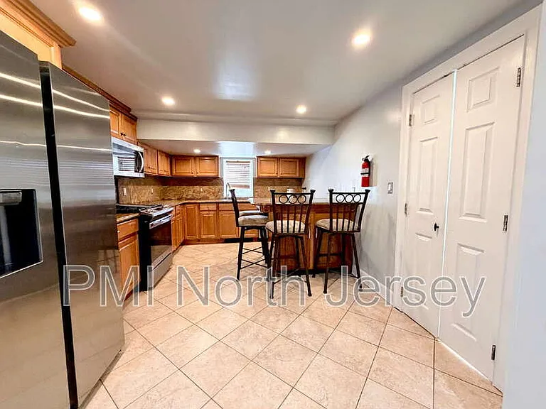 227 Washington Ave — Photo 5
