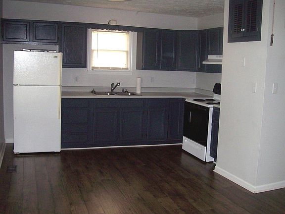 2nd image of 512 S Elmarch Ave