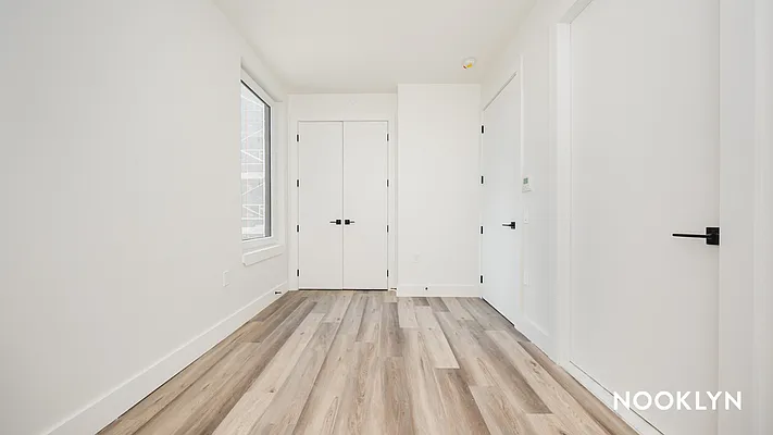 Rented by Nooklyn NYC LLC | media 226