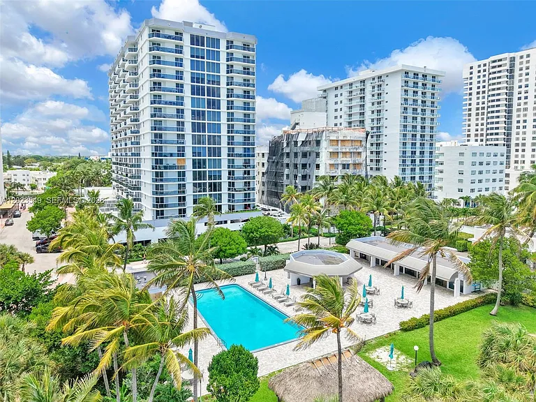 2401 Collins Ave #504 — Photo 2