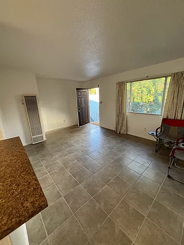 222 1/2 B St #2 Photo 1