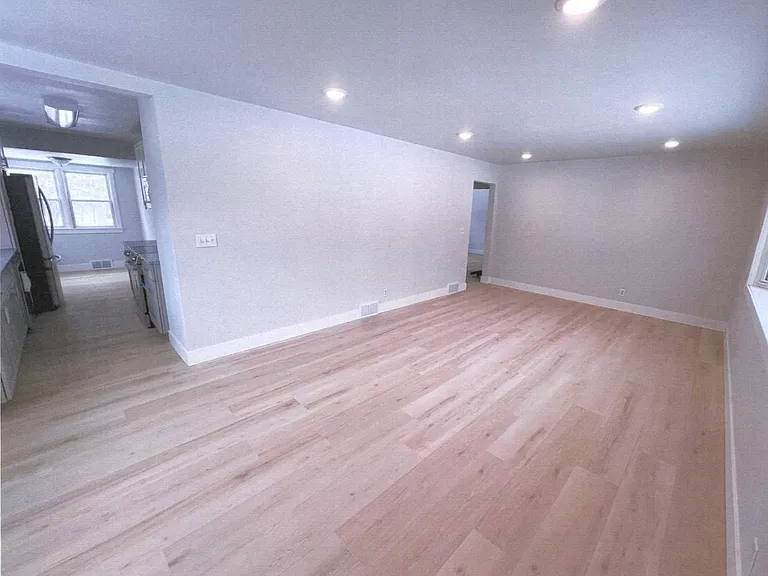 913 13th St S — Photo 3