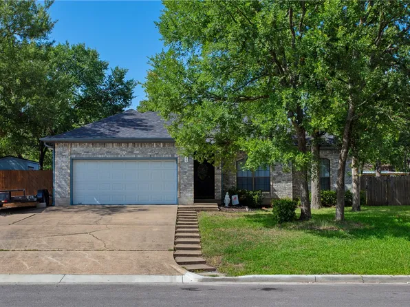 704 Summerglen Dr, College Station, TX 77840