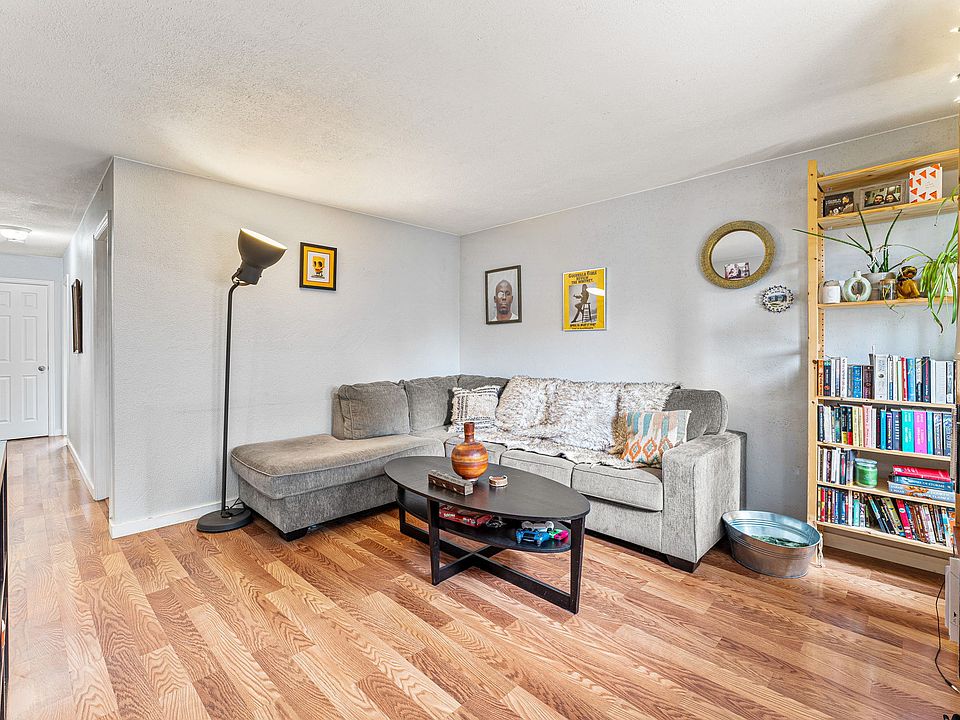 1st image of 2241 Dexter Dr APT 4