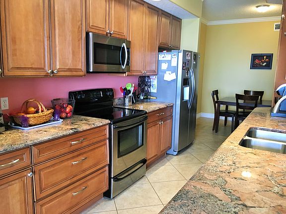 4th image of 3205 S Washington Ave Unit 202B