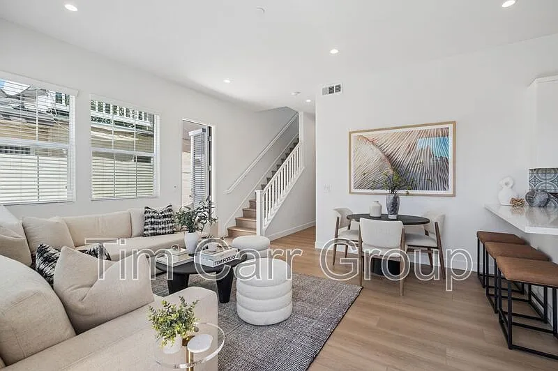 3 bed, 2.5 bath, 1441 sqft, $4,950 — Photo 3