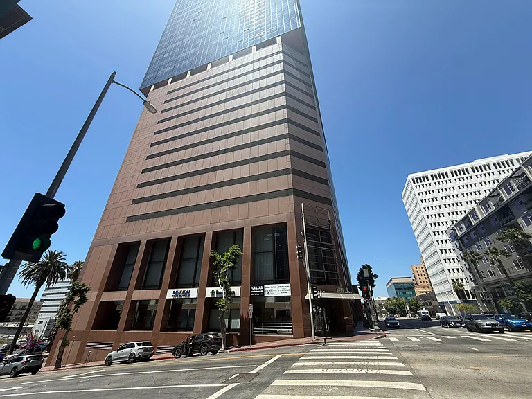 1100 Wilshire Blvd #2005 — Photo 1