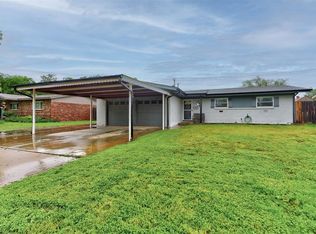 629 SW 12th St, Moore, OK 73160