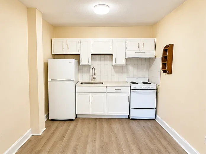 116 W B St #7 — Photo 1