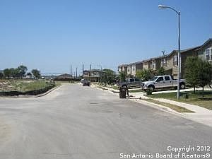 2nd image of 4302 Waldon Pond