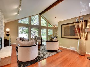 6216 Saint Albans Cir, Edina, MN 55439