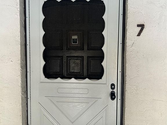 5th image of 2 Secora Road #C7