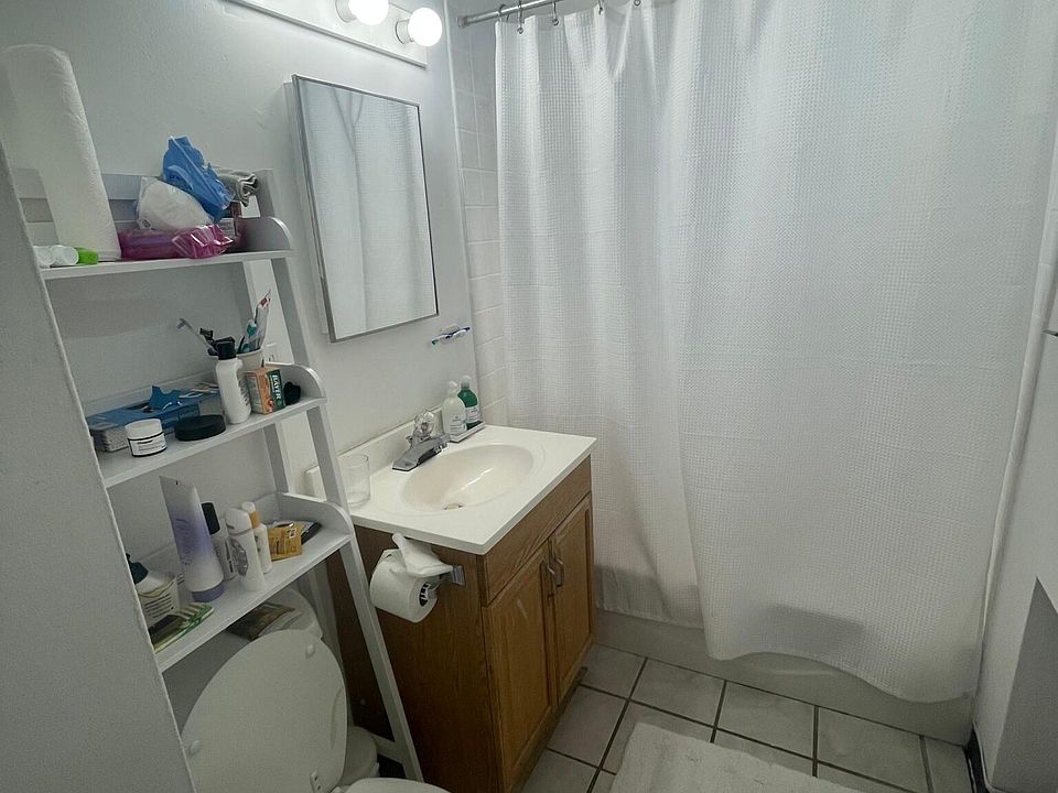 2nd image of 1424 Commonwealth Ave #2