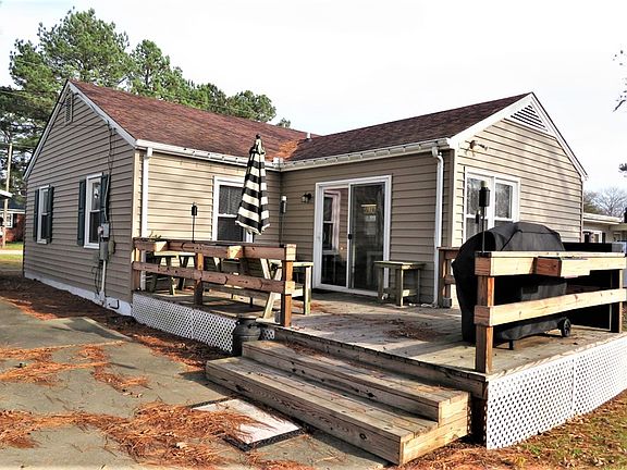 3rd image of 228 School St