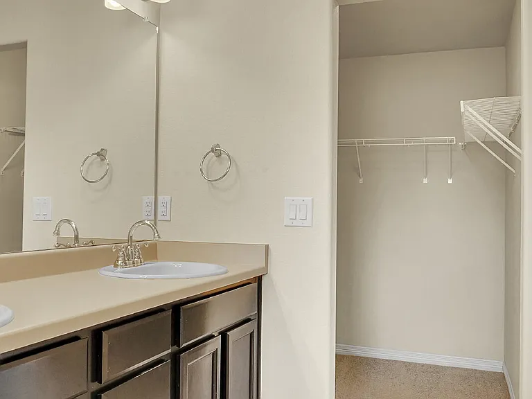 6782 Galpin Dr — Photo 19