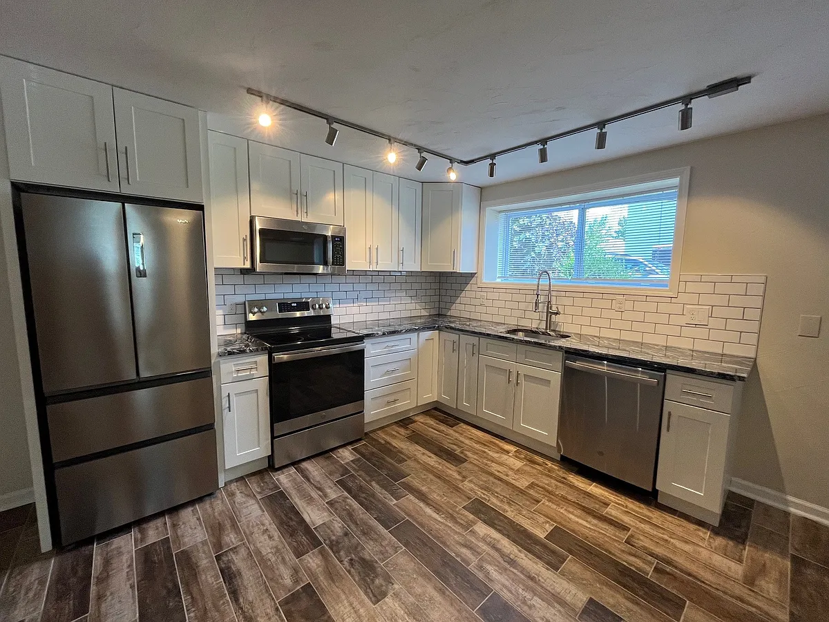 Building Photo - 625 N Negley Ave #2